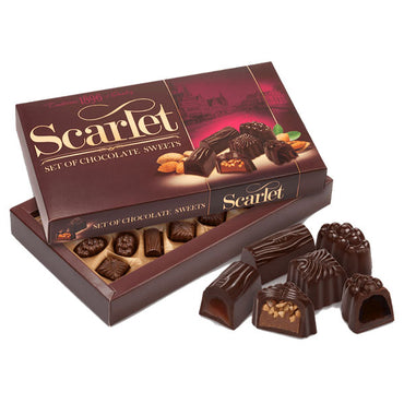Candy Gift Box Scarlet – 7.76 oz (220gr)