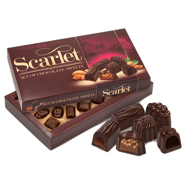 Candy Gift Box Scarlet – 7.76 oz (220gr)